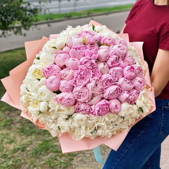 101 белый и розовый пион в крафте