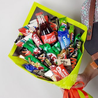 Букет из конфет и Coca-cola