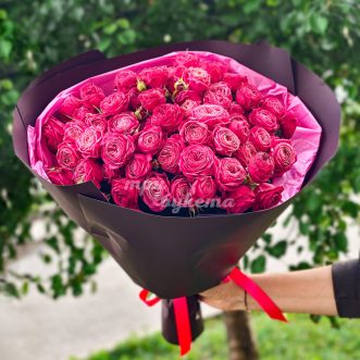 Букет из 12 куст. пионовидных роз